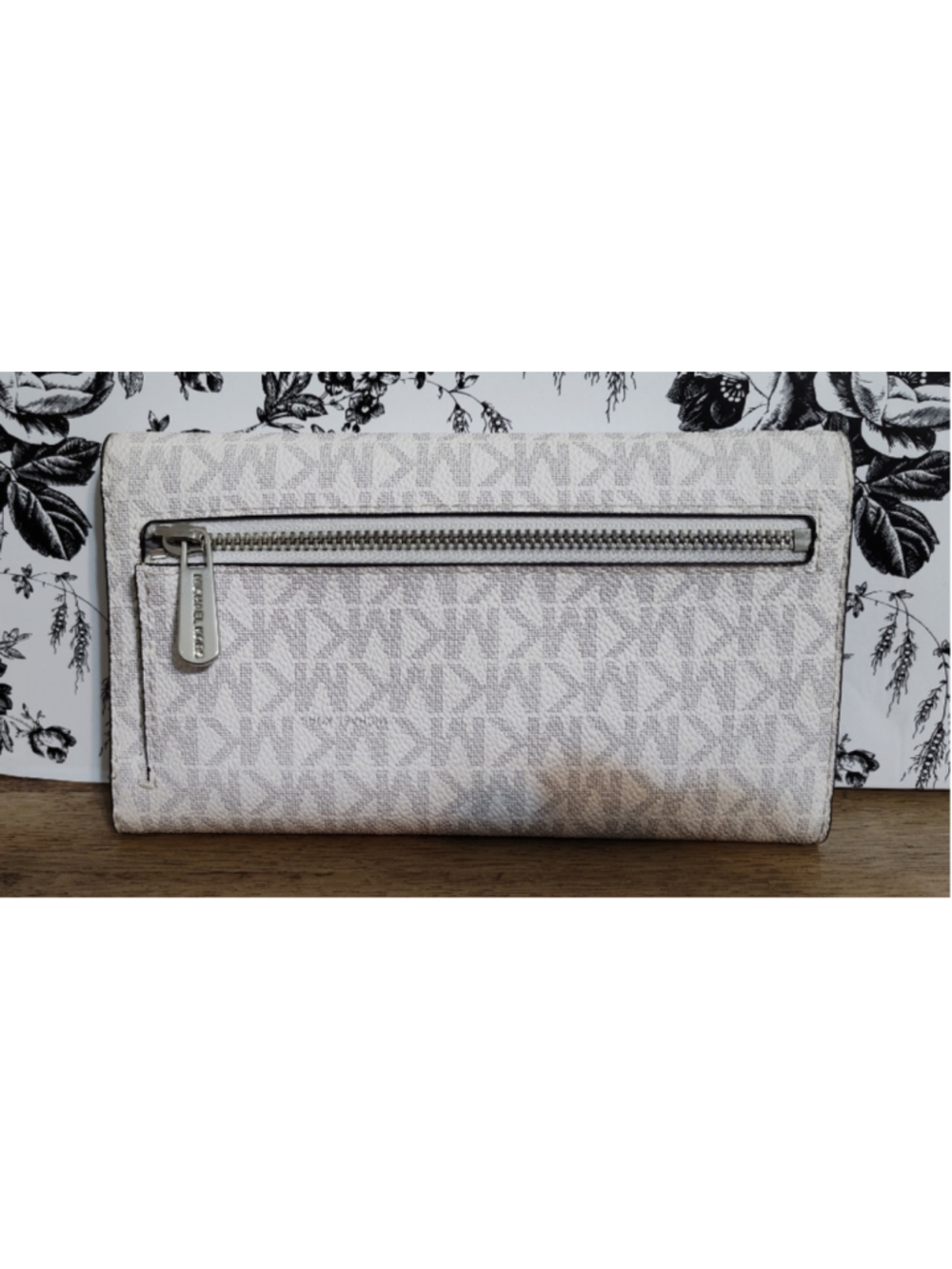 Women's Michael Kors Wallet One Size White Beige Logo Print - Picture 2 of 8
